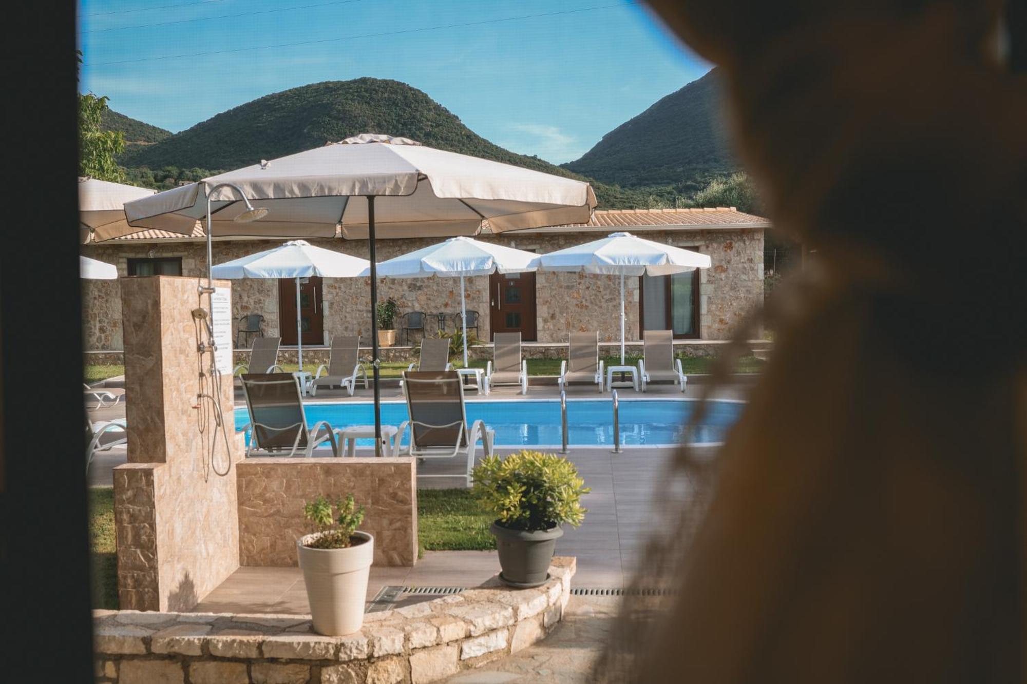 Tsanis Estate Aparthotel Parga Ngoại thất bức ảnh